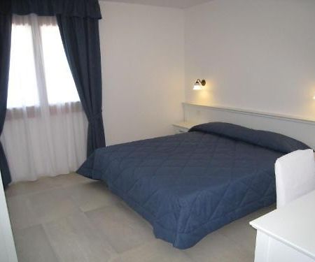 Sillia Appartamenti Pinzolo Habitación foto